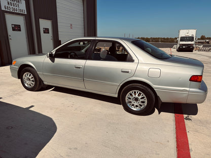 2000 Toyota Camry